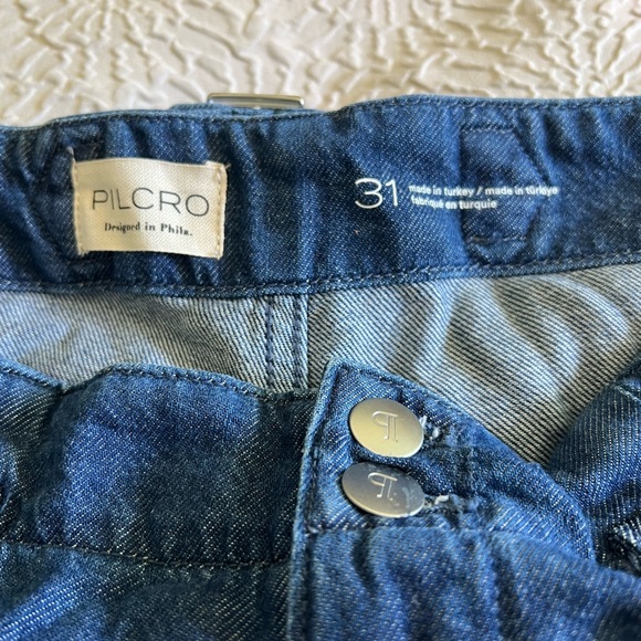 NWT Pilcro by Anthropologie Mid-Rise Pleated Trouser Jean. Size 31 - Picture 6 of 12